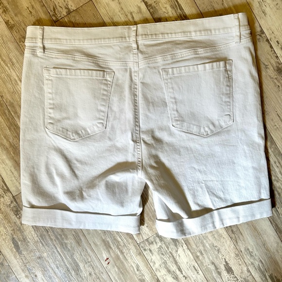 LOFT White Stretch Jean Shorts - Picture 4 of 5